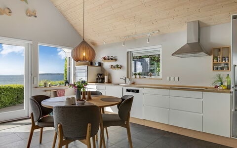 Femija - 50M from the Sea: Meubles, Sol, Design Intérieur, Bois, Plafond, Sol, Cuisine, Comptoir, Luminaire, Domicile