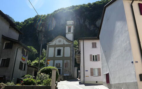 Lodrino Canyoning: Fenêtre, Façade, Siding, Chalet, Fenêtre À Guillotine, Peindre, Mélèze