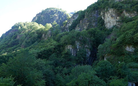 Lodrino Canyoning: Fenêtre, Façade, Siding, Chalet, Fenêtre À Guillotine, Peindre, Mélèze