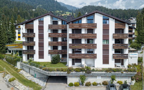 Casa Cannaretsch: Fenêtre, Façade, Siding, Chalet, Fenêtre À Guillotine, Peindre, Mélèze