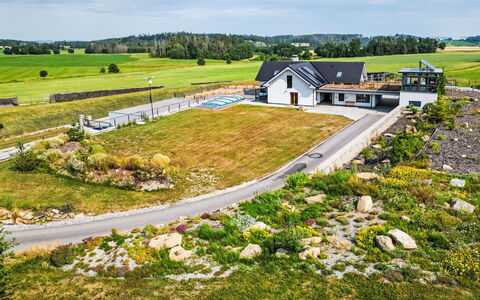 Dačice 100: Zone Résidentielle, Appartement, Biens, Recours, Manoir, Balcon, Villa, Piscine