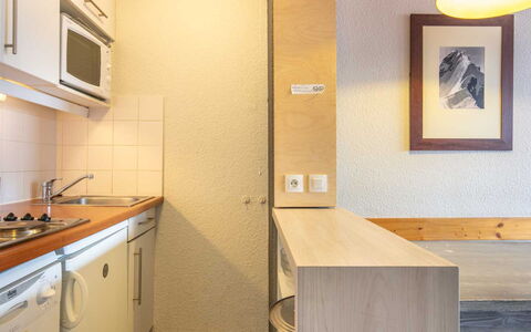 Le Borsat 4: Design Intérieur, Sol, Sol, Plafond, Appartement, Ombre, Chaise, Luminaire, Lampe, Plante D'Appartement