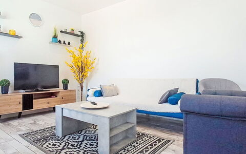 Impasse des Cabanons: Design Intérieur, Sol, Sol, Plafond, Appartement, Ombre, Chaise, Luminaire, Lampe, Plante D'Appartement