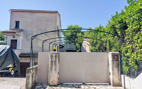 Villa le Cédre 17: Le Fer, Métal, Porte, Béton, Ombre, Clôture, Accueil Escrime, Balustrade