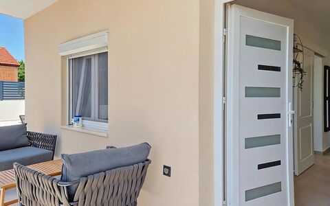 Kala: Design Intérieur, Sol, Sol, Plafond, Appartement, Ombre, Chaise, Luminaire, Lampe, Plante D'Appartement