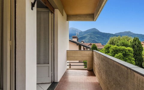 Casa Betulla: Design Intérieur, Sol, Sol, Plafond, Appartement, Ombre, Chaise, Luminaire, Lampe, Plante D'Appartement