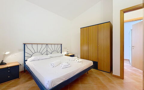Villa del Mare: Design Intérieur, Sol, Sol, Plafond, Appartement, Ombre, Chaise, Luminaire, Lampe, Plante D'Appartement