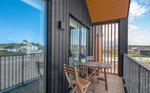 Ila - 350M from the Sea: Bois, Composite, Dur, Planche, Plate-Forme, Tache De Bois, Balcon, Parquet, Lumber, Siding