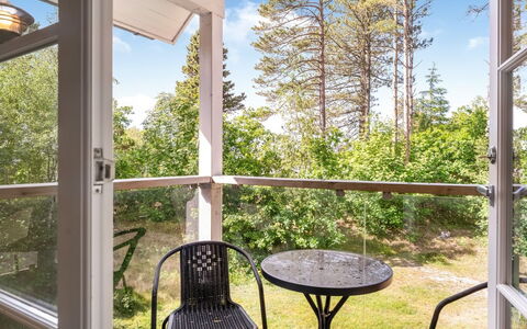 Stanko - 300M from the Sea: Design Intérieur, Meubles, Chaise, Porche, Verre, Tache De Bois, Ombre, Dur, Balcon, Plate-Forme