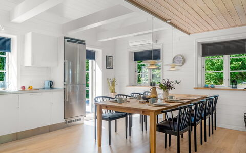 Stanko - 300M from the Sea: Meubles, Design Intérieur, Sol, Bois, Plafond, Parquet, Sol, Salle À Manger, Table Cuisine Et Salle A Manger, Table