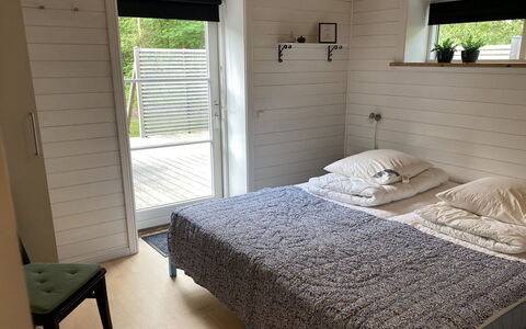 Stanko - 300M from the Sea: Bois, Meubles, Sol, Sol, Chambre, Lit, Dur, Literie, Cadre De Lit, Tache De Bois
