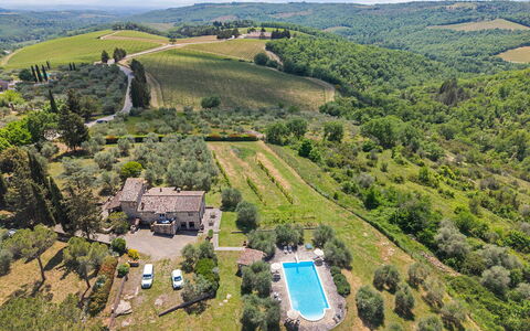 San Sano Retreat, Chianti Vineyard Views & Diving: Maison, Paysage, Zone Rurale, Biens, Lot Terre, Chalet, Ferme, Village, Vue Du Ciel, Aménagement Paysager