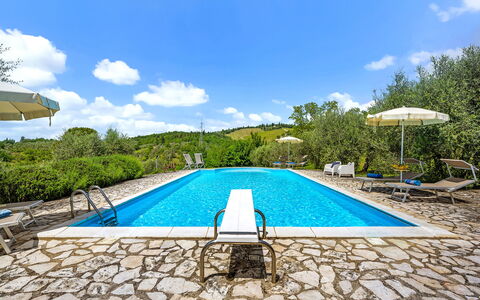San Sano Retreat, Chianti Vineyard Views & Diving