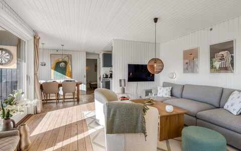 Blagica - 600M from the Sea: Bois, Sol, Design Intérieur, Sol, Domicile, Meubles, Plafond, Salon, Canapé