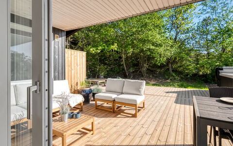 Blagica - 600M from the Sea: Bois, Meubles, Parquet, Sol, Sol, Dur, Chaise, Table, Porche, Tache De Bois