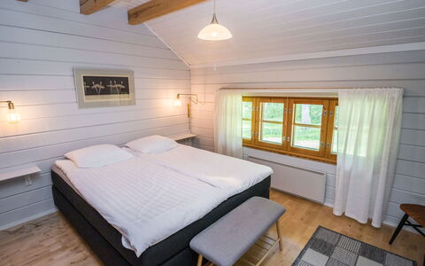 Salo 639: Bois, Design Intérieur, Plafond, Sol, Sol, Luminaire, Pièce, Lit, Chambre, Cadre De Lit