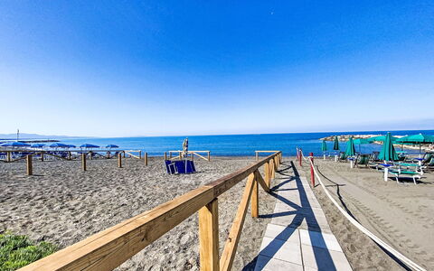 Cecina 570: Bleu, Plan D'Eau, Plage, Horizon, Mer, Cotiers Et Relief Océaniques, Côte, Océan, Rive, Ombre