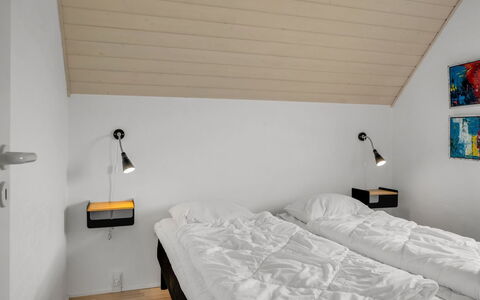 Hildegard - 50M from the Sea: Mur, Bois, Chambre, Design Intérieur, Lit, Sol, Sol, Plafond, Literie, Drap De Lit