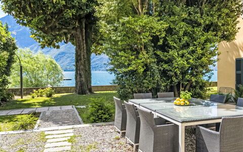 Cà Pendula: Meubles, Chaise, Jardin, Tableau De Plein Air, Mobilier De Jardin, Ombre, Table Cuisine Et Salle A Manger, Aménagement Paysager, Cour, Recours