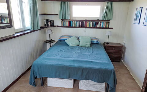 Cuculo: Bois, Meubles, Design Intérieur, Sol, Sol, Lit, Pièce, Chambre, Éclairage, Plafond