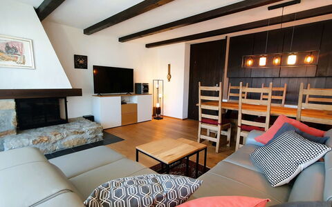 Via Sulten 12: Meubles, Design Intérieur, Sol, Sol, Bois, Plafond, Pièce, Canapé, Salon, Éclairage