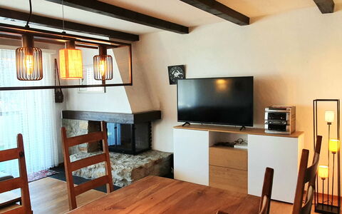 Via Sulten 12: Meubles, Design Intérieur, Mur, Sol, Bois, Plafond, Sol, Luminaire, Pièce, Éclairage