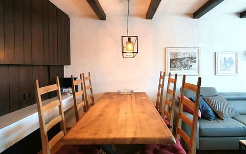 Via Sulten 12: Meubles, Design Intérieur, Sol, Mur, Sol, Bois, Table, Plafond, Chaise, Table Cuisine Et Salle A Manger