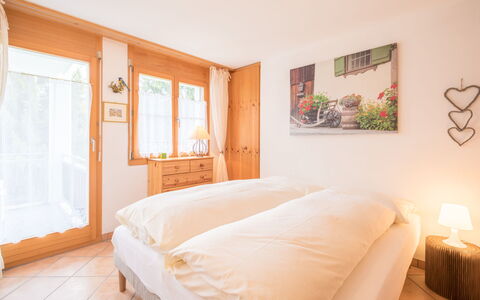 Val Mulin 14.1: Meubles, Lit, Chambre, Design Intérieur, Drap De Lit, Domicile, Literie, Sol, Cadre De Lit, Appartement