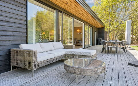 Eliene - 500M from the Sea: Sol, Mur, Sol, Design Intérieur, Bois, Plafond, Parquet, Éclairage, Meubles, Revêtement De Sol Stratifié
