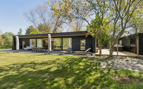 Eliene - 500M from the Sea: Sol, Mur, Sol, Design Intérieur, Bois, Plafond, Parquet, Éclairage, Meubles, Revêtement De Sol Stratifié