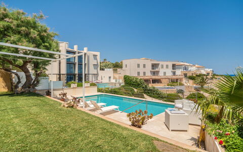 Magrana Pool House: Zone Résidentielle, Appartement, Design Urbain, Piscine, Biens, Recours, Condominium, Banlieue, Villa, Ville Resort