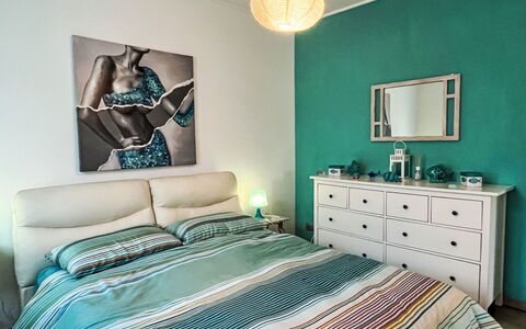 Ariel: Meubles, Bleu, Lit, Chambre, Design Intérieur, Literie, Drap De Lit, Linge, Pièce, Textile