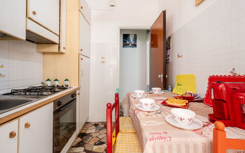 A Cà du Piero: Design Intérieur, Sol, Bois, Sol, Principaux Appliance, Pièce, Meubles, Plafond, Cuisine, Appartement