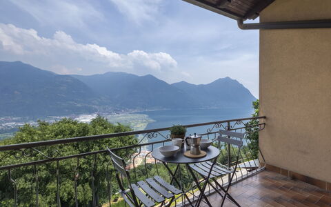 Ortigara Terrace View: Meubles, Colline, Chaîne De Montagnes, Cotiers Et Relief Océaniques, Chaise, Lac, Côte, Mer, Station De Montagne, Crête