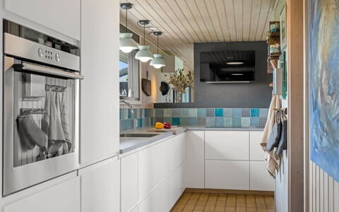 Beatrice - 350M from the Sea: Cuisine, Comptoir, Design Intérieur, Principaux Appliance, Sol, Appareil De Cuisine, Bois, Cabinetry, Plafond, Sol