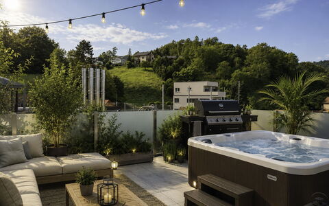 Goldener Turm: Meubles, Pot De Fleur, Baignoire, Mobilier De Jardin, Chaise, Recours, Plante D'Appartement, Eco Hôtel, Piscine