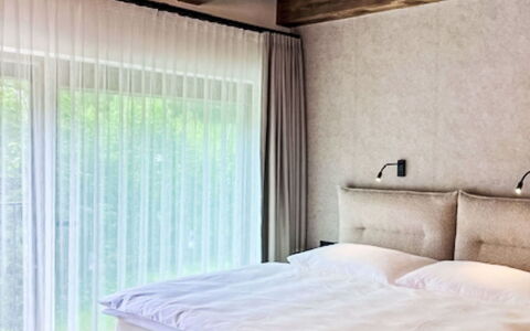 Pod Hvězdami: Design Intérieur, Bois, Sol, Sol, Meubles, Plafond, Éclairage, Chambre, Lit, Luminaire