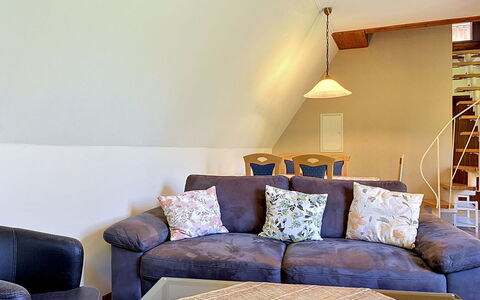 Schömbs: Meubles, Design Intérieur, Sol, Sol, Canapé, Mur, Pièce, Plafond, Bois, Salon