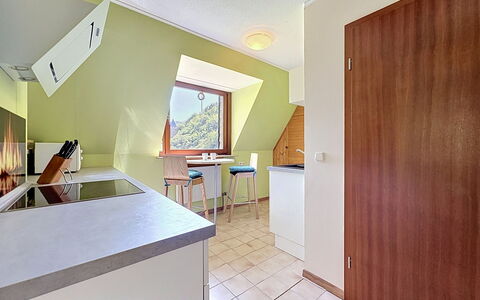 Schömbs: Design Intérieur, Sol, Bois, Plafond, Sol, Pièce, Meubles, Cuisine, Cabinetry, Grenier