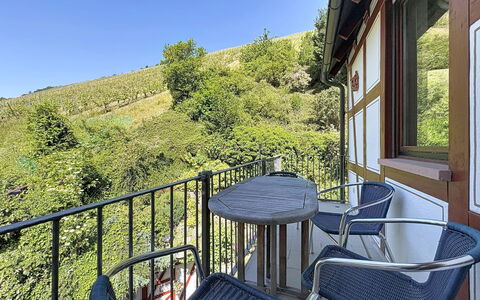 Schömbs: Balcon, Porche, Chaise, Tache De Bois, Dur, Eco Hôtel