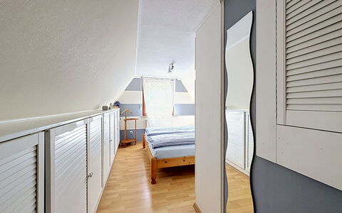 Schömbs: Sol, Sol, Design Intérieur, Plafond, Pièce, Appartement, Parquet, Chambre, Lit, Dur