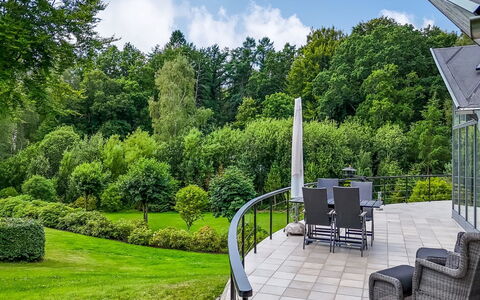 Berenice - 500M from the Sea: Toit, Maison, Domicile, Chalet, Porte, Siding, Plate-Forme, Porche, Planche, Dur