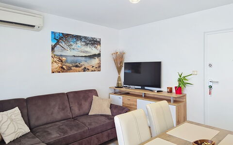 Emma: Meubles, Sol, Design Intérieur, Bois, Sol, Canapé, Pièce, Salon, Table, Éclairage