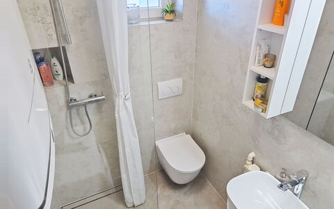 Emma: Luminaire Plomberie, Salle De Bains, Sol, Sol, Design Intérieur, Toilette, Plomberie, Évier, Lavabo, Robinet