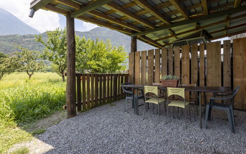 Isola Verde Garden Home: Chaîne De Montagnes, Ombre, Jardin, Porche, Vallée, Dur, Crête, Tache De Bois, Aménagement Paysager, Arrière-Cour