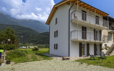 Isola Verde Garden Home: Architecture, Colline, Domicile, Maison, Lot Terre, Établissements Humains, Zone Rurale, Chalet, Chaîne De Montagnes, Balcon