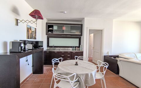 Al Porto: Meubles, Design Intérieur, Sol, Cuisine, Sol, Bois, Comptoir, Plafond, Table Cuisine Et Salle A Manger, Pièce
