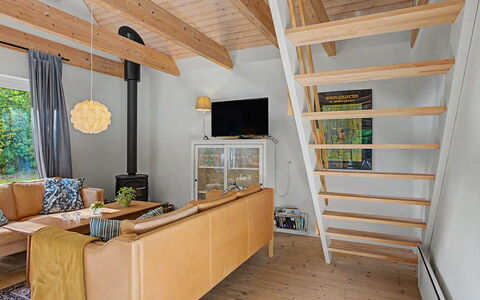 Zelda - 275M from the Sea: Sol, Bois, Design Intérieur, Sol, Plafond, Meubles, Parquet, Éclairage, Pièce, Salon