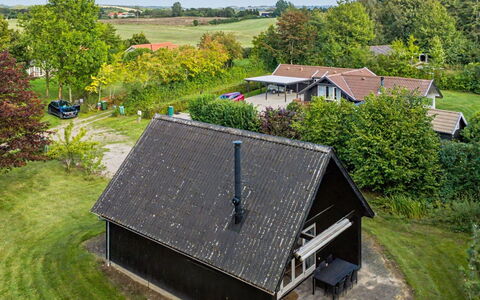 Zelda - 275M from the Sea: Toit, Maison, Chalet, Batiments Jardin, Cabanon, Jardin, Pelouse, Ferme, Cour, Allée