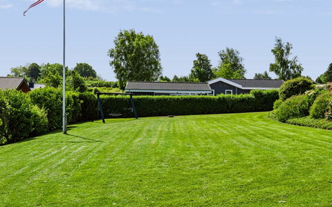 Hélène - 1.1Km from the Sea: Arbuste, Pelouse, Prairie, Lot Terre, Jardin, Couverture De Sol, Ombre, Aménagement Paysager, Prairie